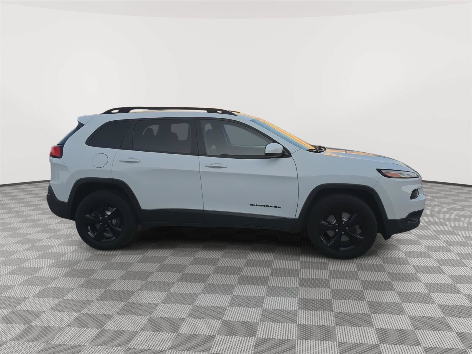 Used 2017 Jeep Cherokee High Altitude AWD/4WD image 3