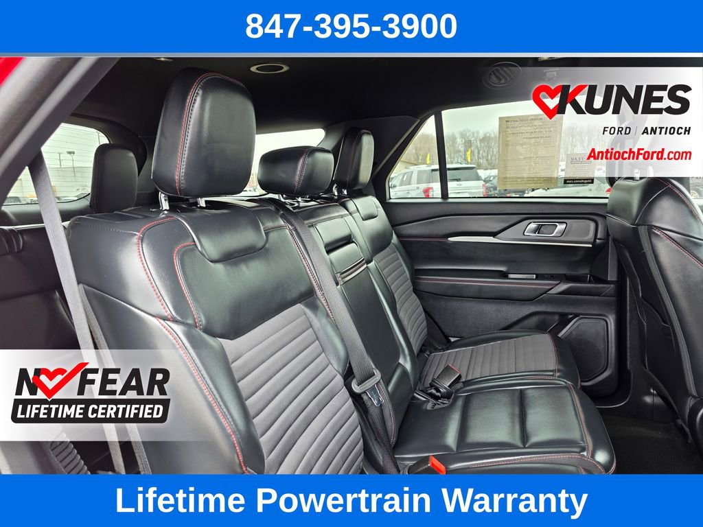 Used 2025 Ford Explorer ST-Line w/ ST-Line Street Pack image 34