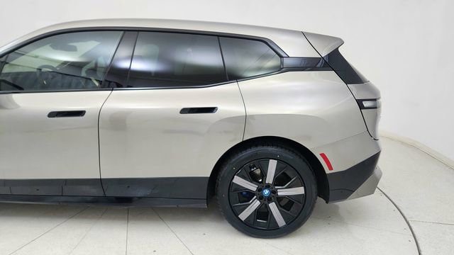 Used 2024 BMW iX xDrive50 w/ Premium Package image 10