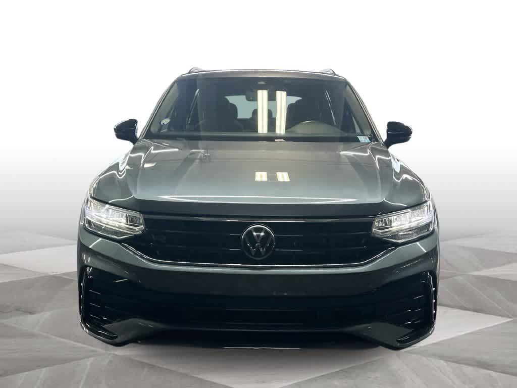 Used 2024 Volkswagen Tiguan SE R-Line FWD image 2