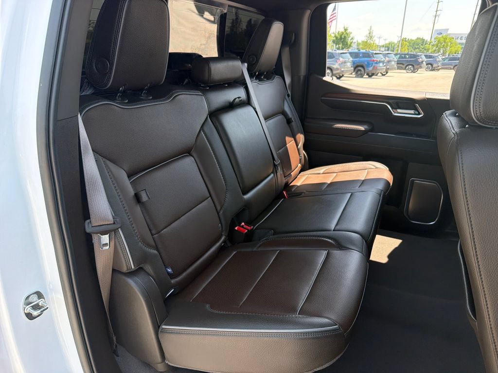 Used 2024 GMC Sierra 1500 Denali w/ Technology Package AWD/4WD image 25