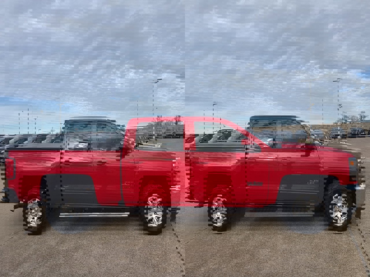 Used 2018 Chevrolet Silverado 1500 LT w/ LT Eassist Package image 8