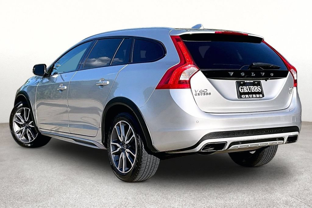 Used 2018 Volvo V60 T5 Cross Country AWD/4WD image 14