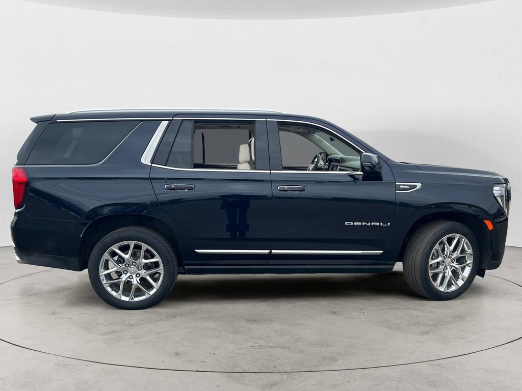Used 2022 GMC Yukon Denali w/ Denali Premium Package image 2