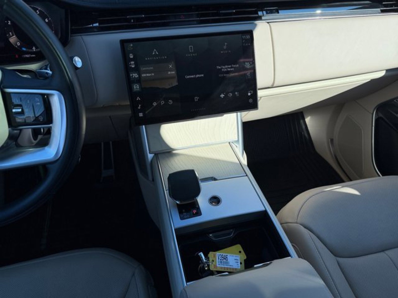 Used 2024 Land Rover Range Rover SE image 14