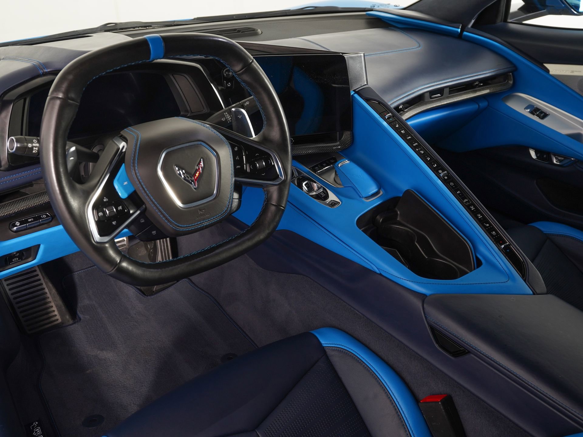Used 2022 Chevrolet Corvette Stingray Premium Conv w/ Z51 Performance Package RWD image 16