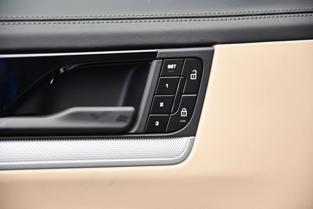 Used 2025 Porsche Cayenne S image 36