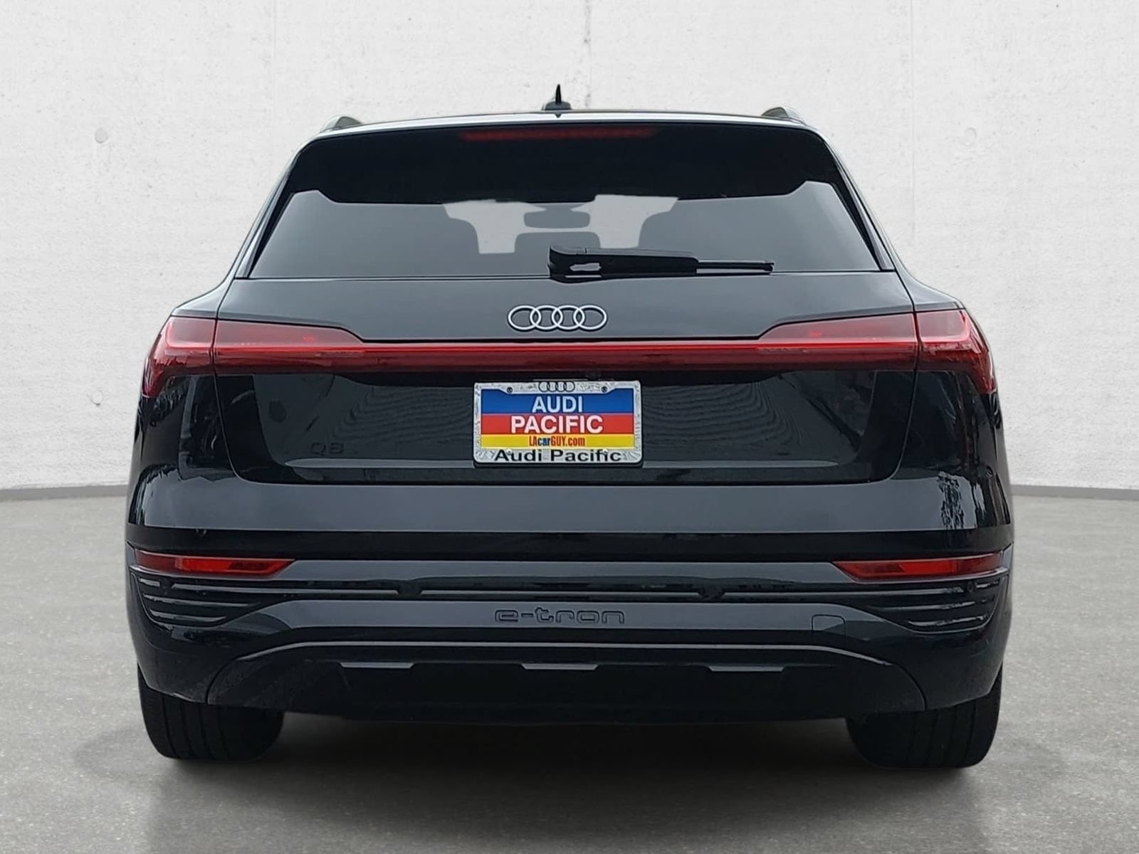Used 2024 Audi Q8 e-tron Premium Plus w/ Premium Plus Package AWD/4WD image 6