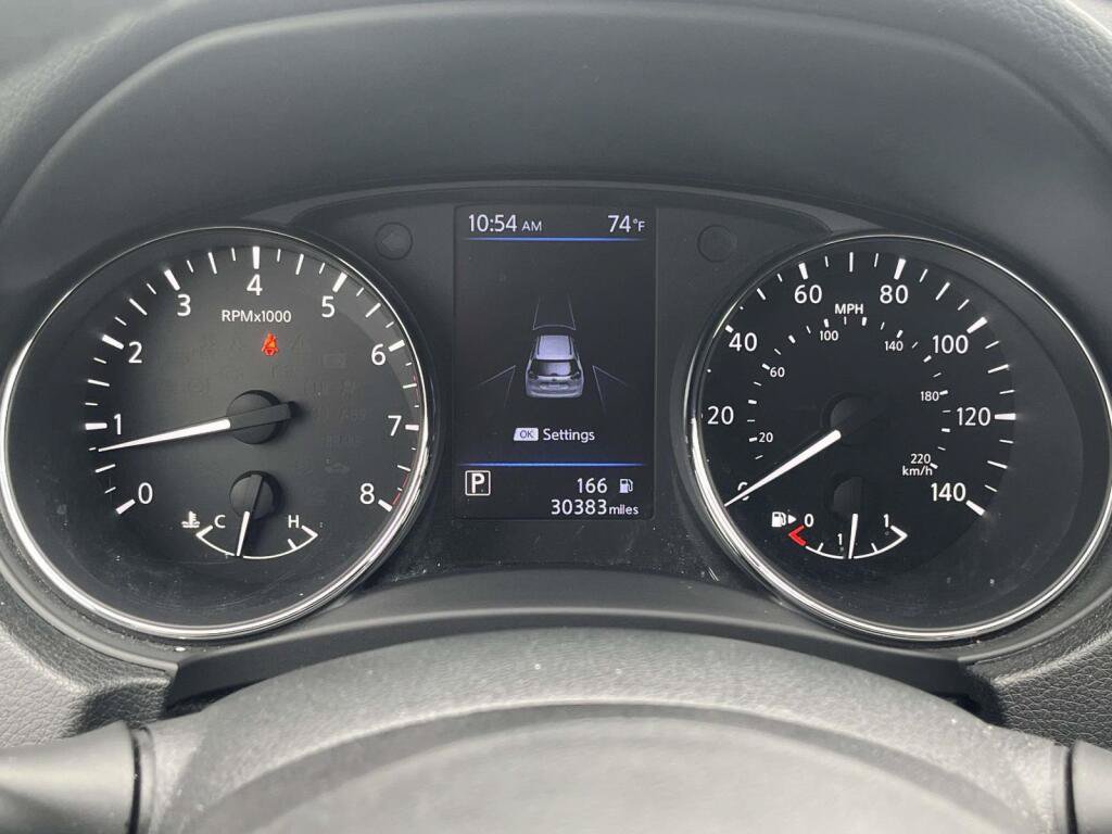 Used 2020 Nissan Rogue SV w/ Premium Package AWD/4WD image 3