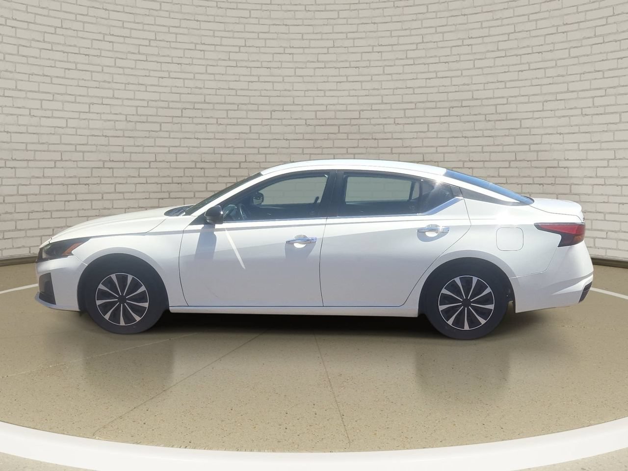 Certified 2024 Nissan Altima 2.5 S FWD image 8