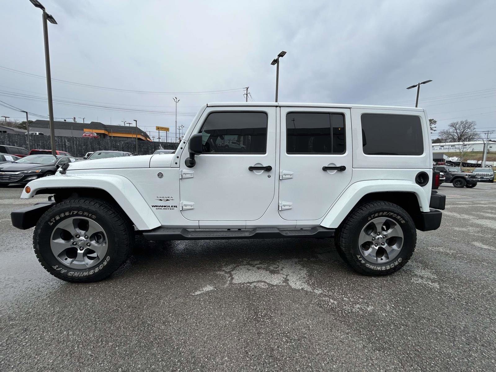 Used 2017 Jeep Wrangler Unlimited Sahara w/ Connectivity Group image 6