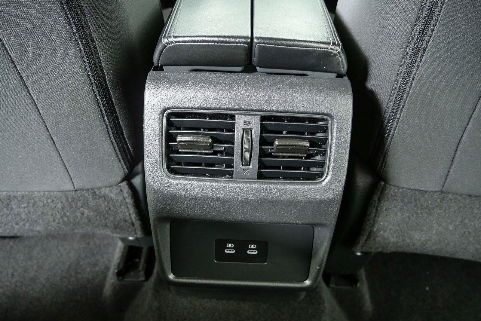 Used 2024 Nissan Rogue SV AWD/4WD image 18