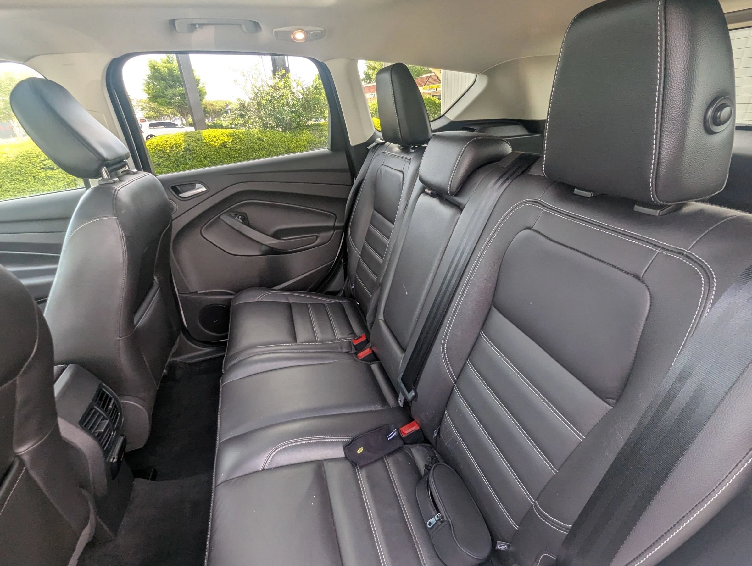 Used 2018 Ford Escape Titanium w/ Ford Safe & Smart Package AWD/4WD image 17