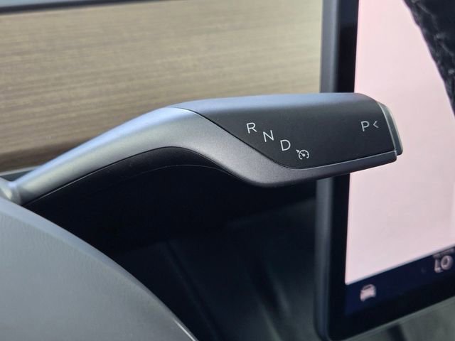 Used 2023 Tesla Model 3 Standard Range image 18