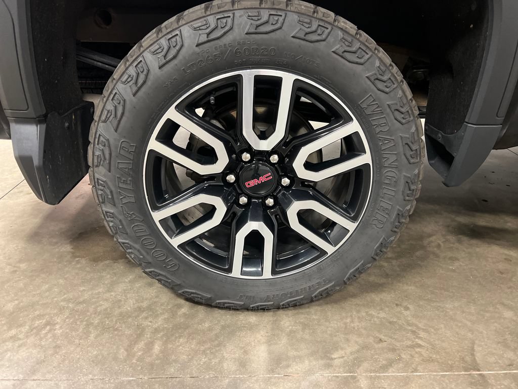 Certified 2024 GMC Sierra 1500 AT4 w/ Technology Package AWD/4WD image 10