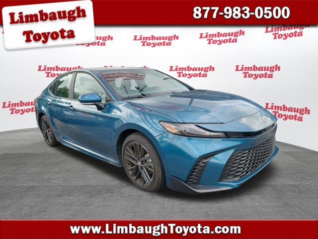 Used 2026 Toyota Camry SE FWD image 1
