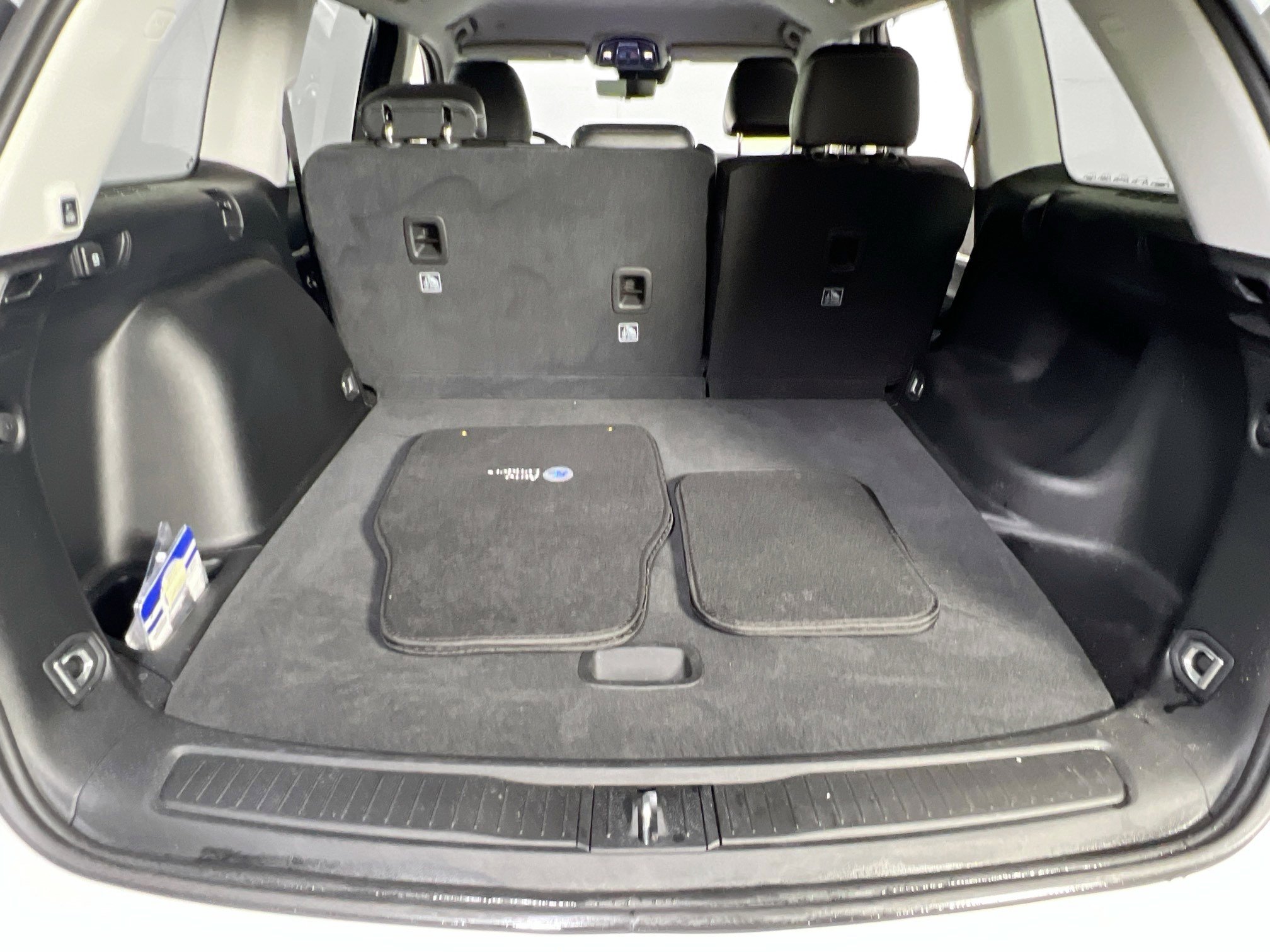 Used 2023 Jeep Grand Cherokee Limited w/ Luxury Tech Group II image 25