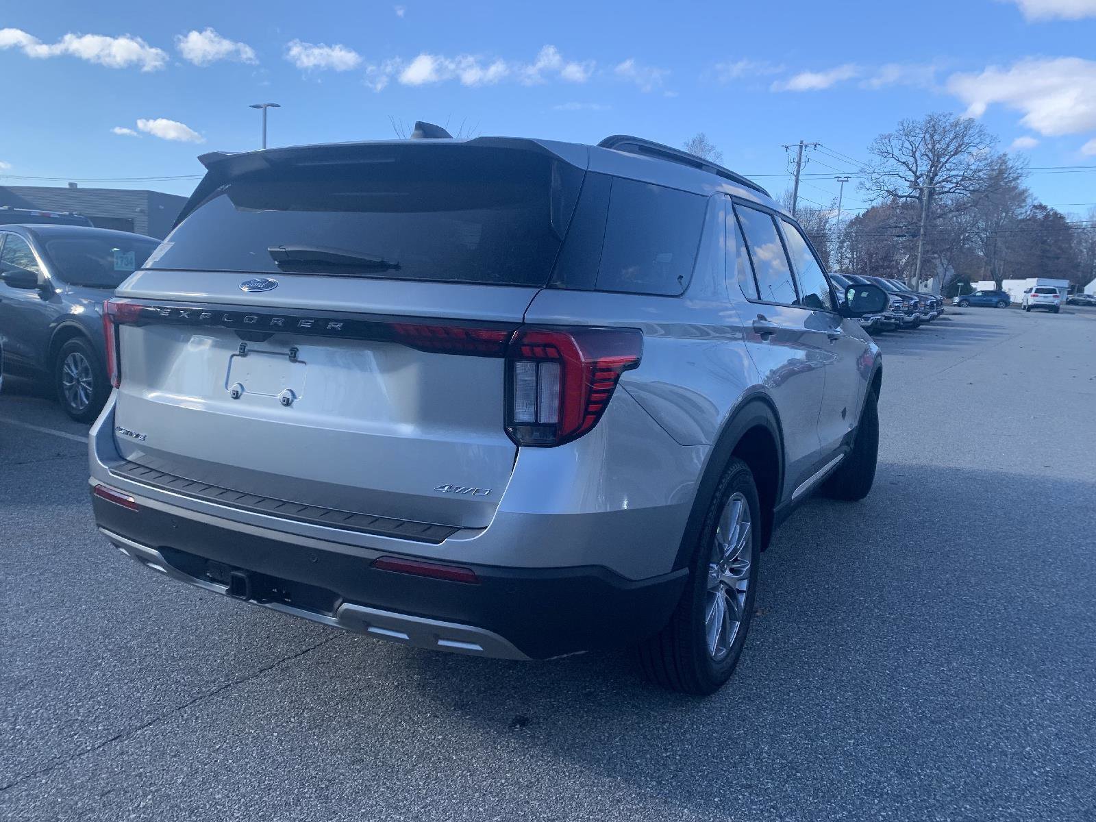 New 2025 Ford Explorer Active w/ Active Comfort Package image 7
