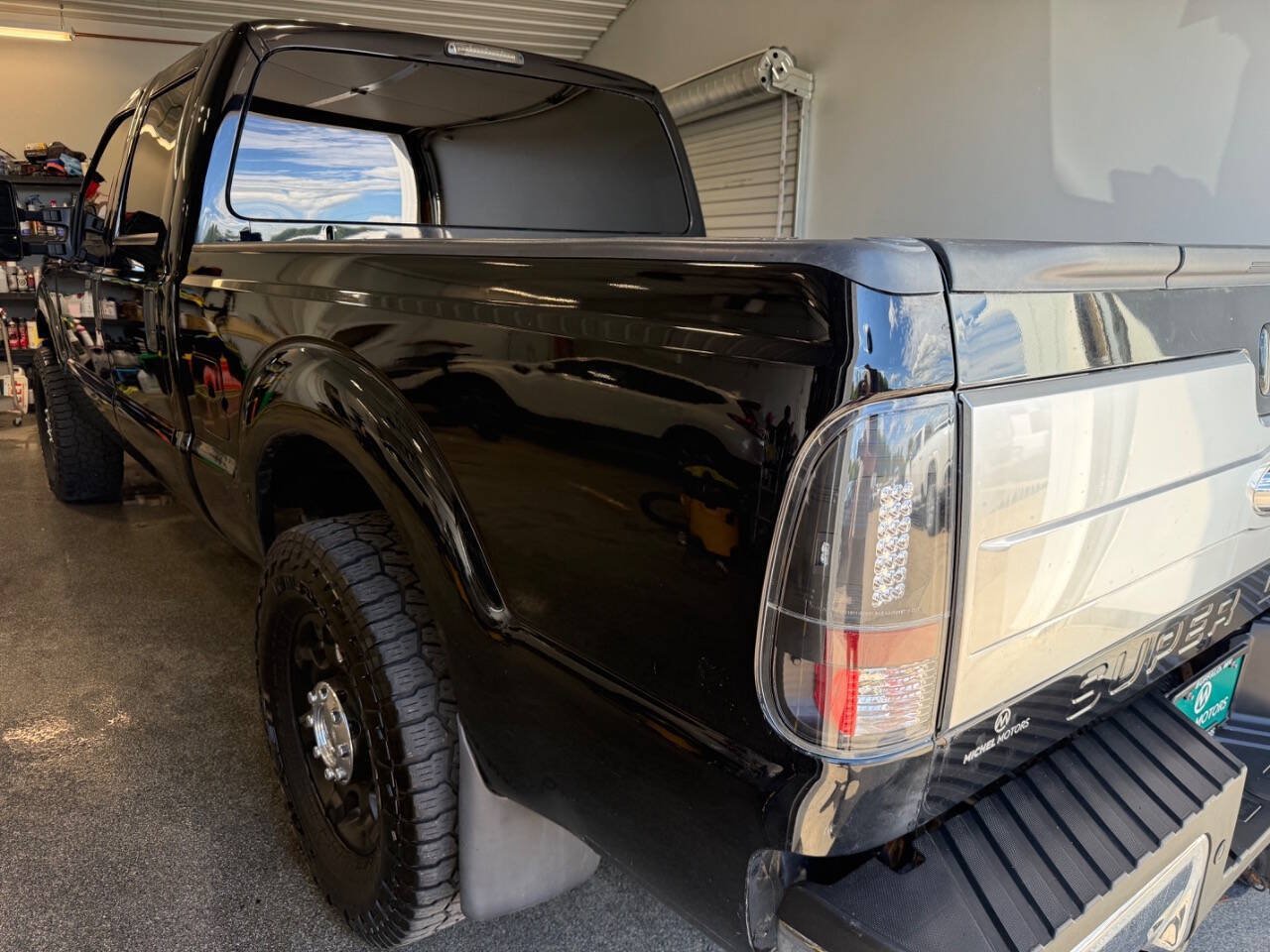Used 2016 Ford F350 XLT w/ XLT Premium Package AWD/4WD image 7