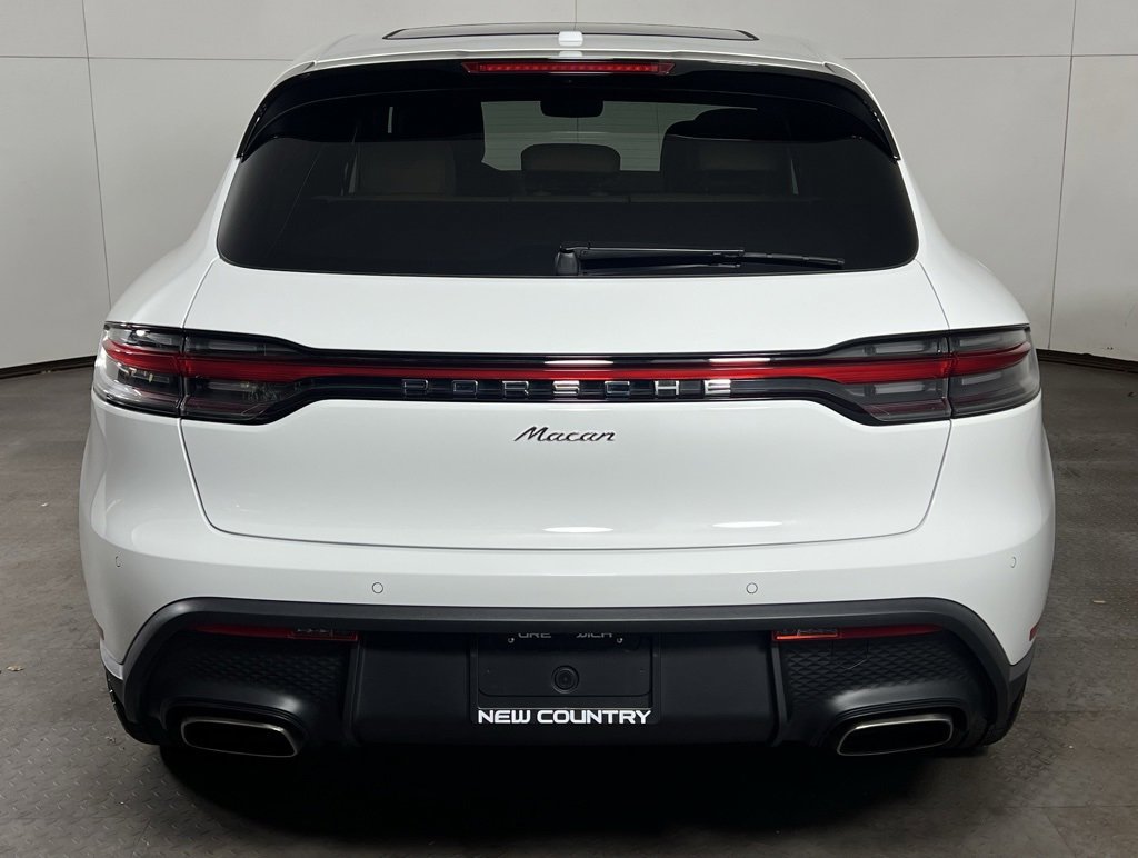 Certified 2025 Porsche Macan image 6