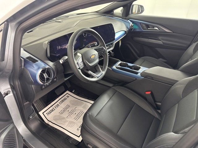 New 2026 Chevrolet Equinox EV LT image 18