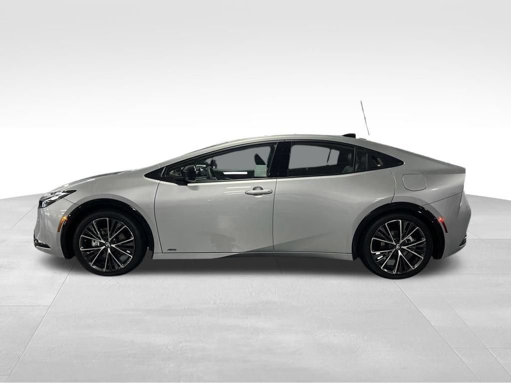 New 2027 Toyota Prius Limited AWD/4WD image 2
