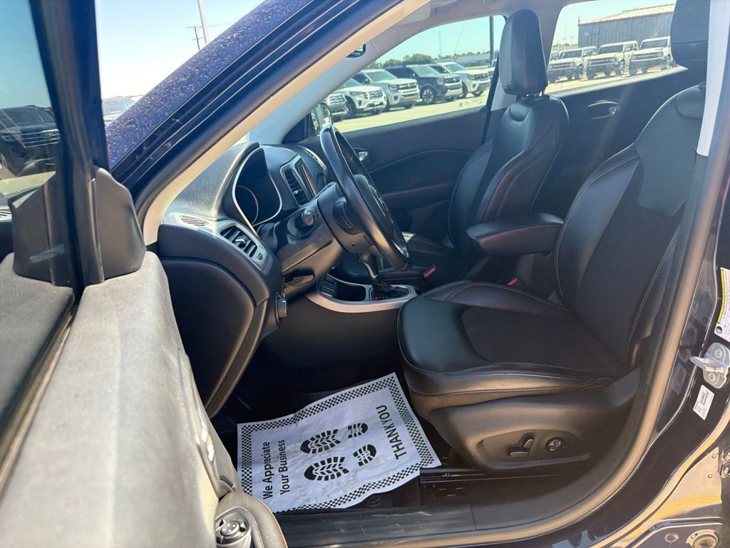 Used 2020 Jeep Compass Latitude FWD image 10