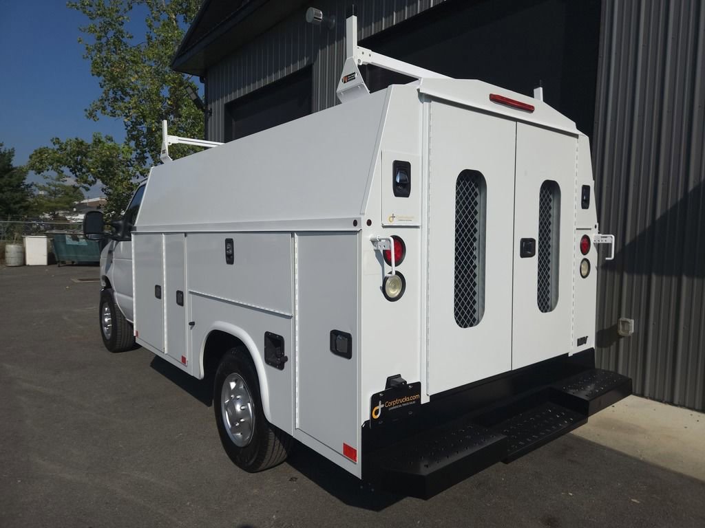 Used 2016 Ford E-350 and Econoline 350 Super Duty w/ Power Windows & Locks Group image 3