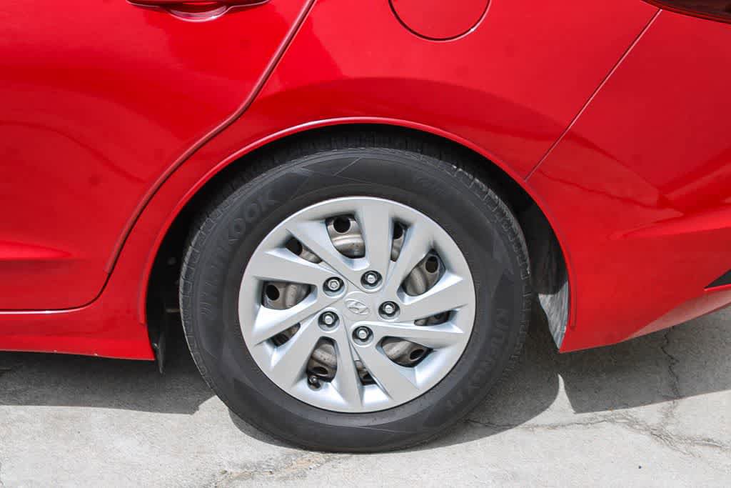 Used 2019 Hyundai Elantra SE FWD image 6