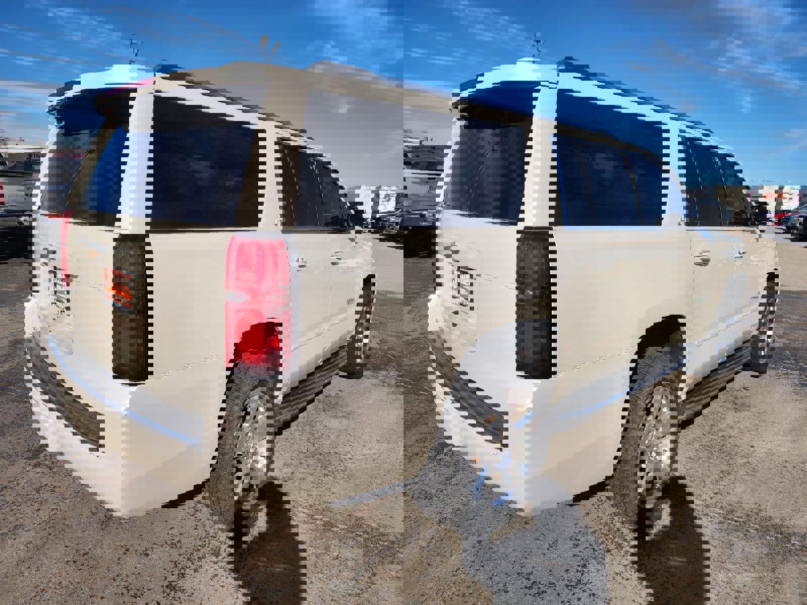 Used 2015 Chevrolet Suburban LTZ image 6