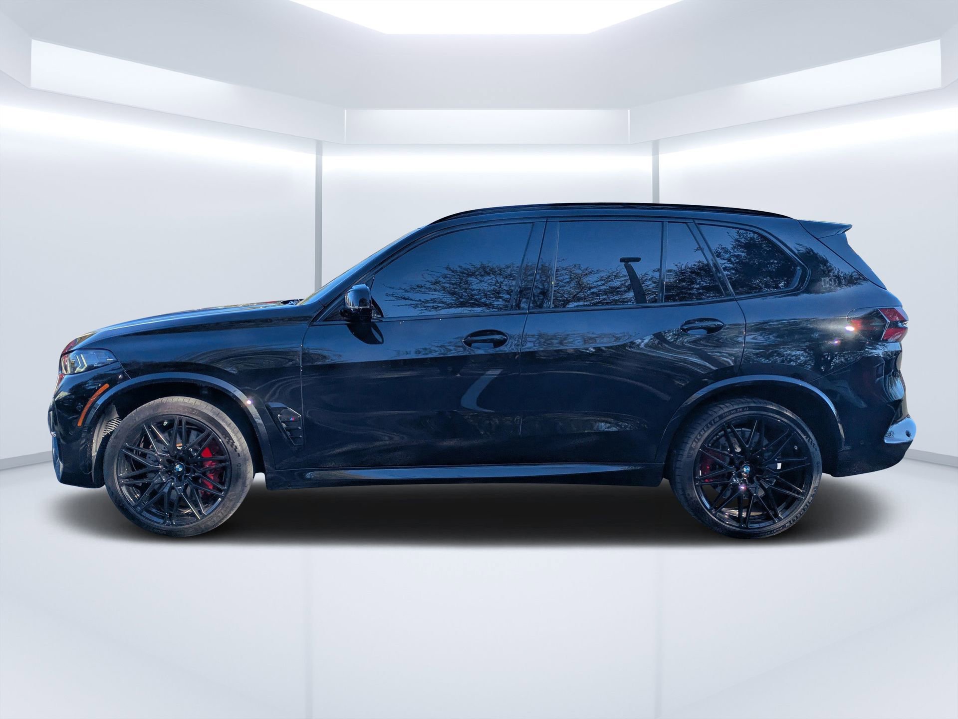 Used 2025 BMW X5 M Competition w/ Executive Package image 8