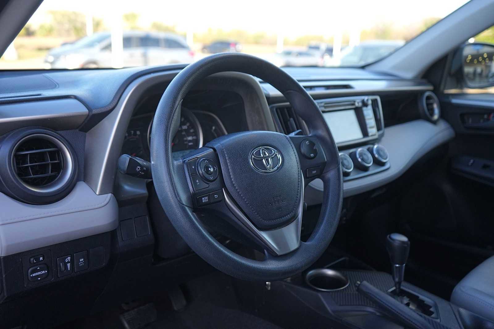 Used 2015 Toyota RAV4 LE image 2