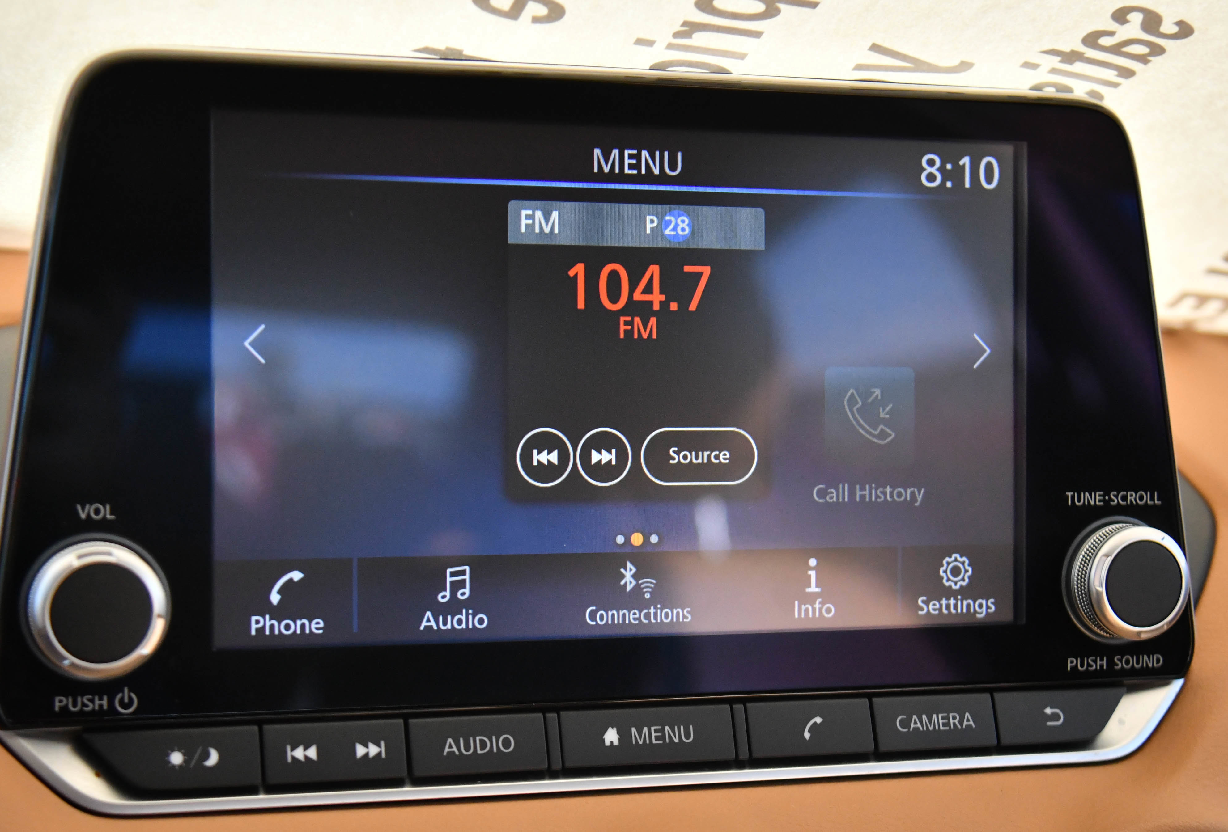 Used 2025 Nissan Sentra SV w/ SV Premium Package FWD image 25