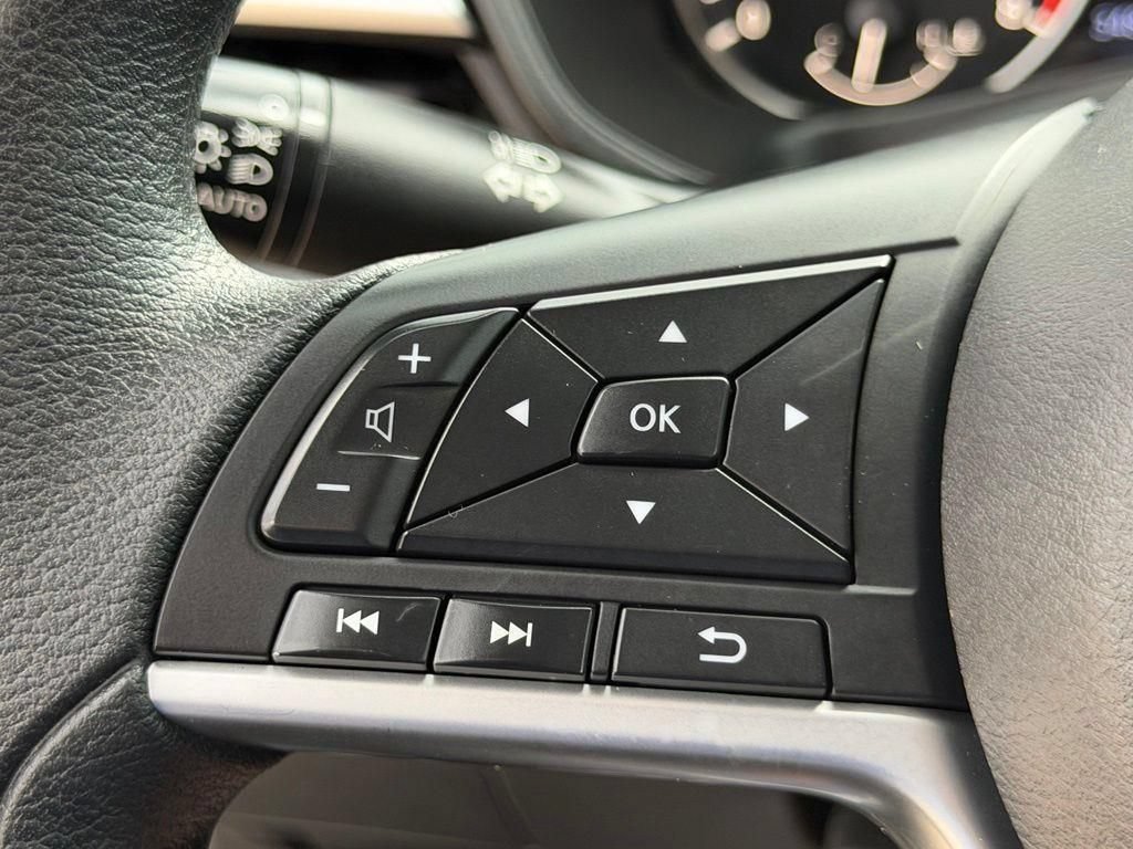 Used 2025 Nissan Altima 2.5 SV FWD image 18