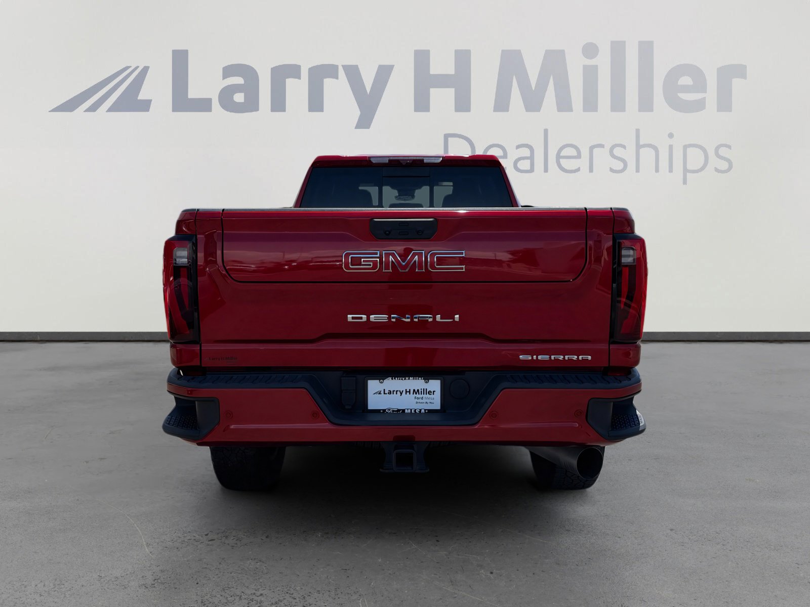 Used 2024 GMC Sierra 3500 Denali w/ Technology Package AWD/4WD image 4