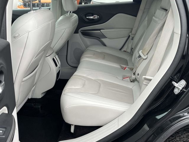 Used 2019 Jeep Cherokee Limited AWD/4WD image 15