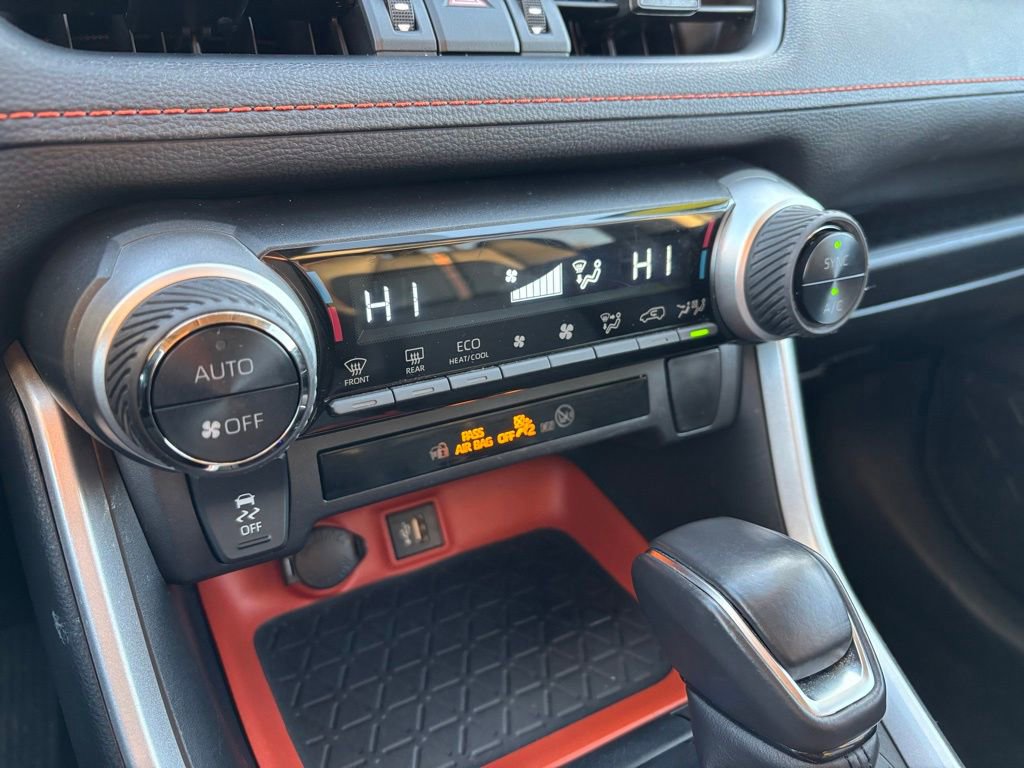 Used 2024 Toyota RAV4 Adventure image 17