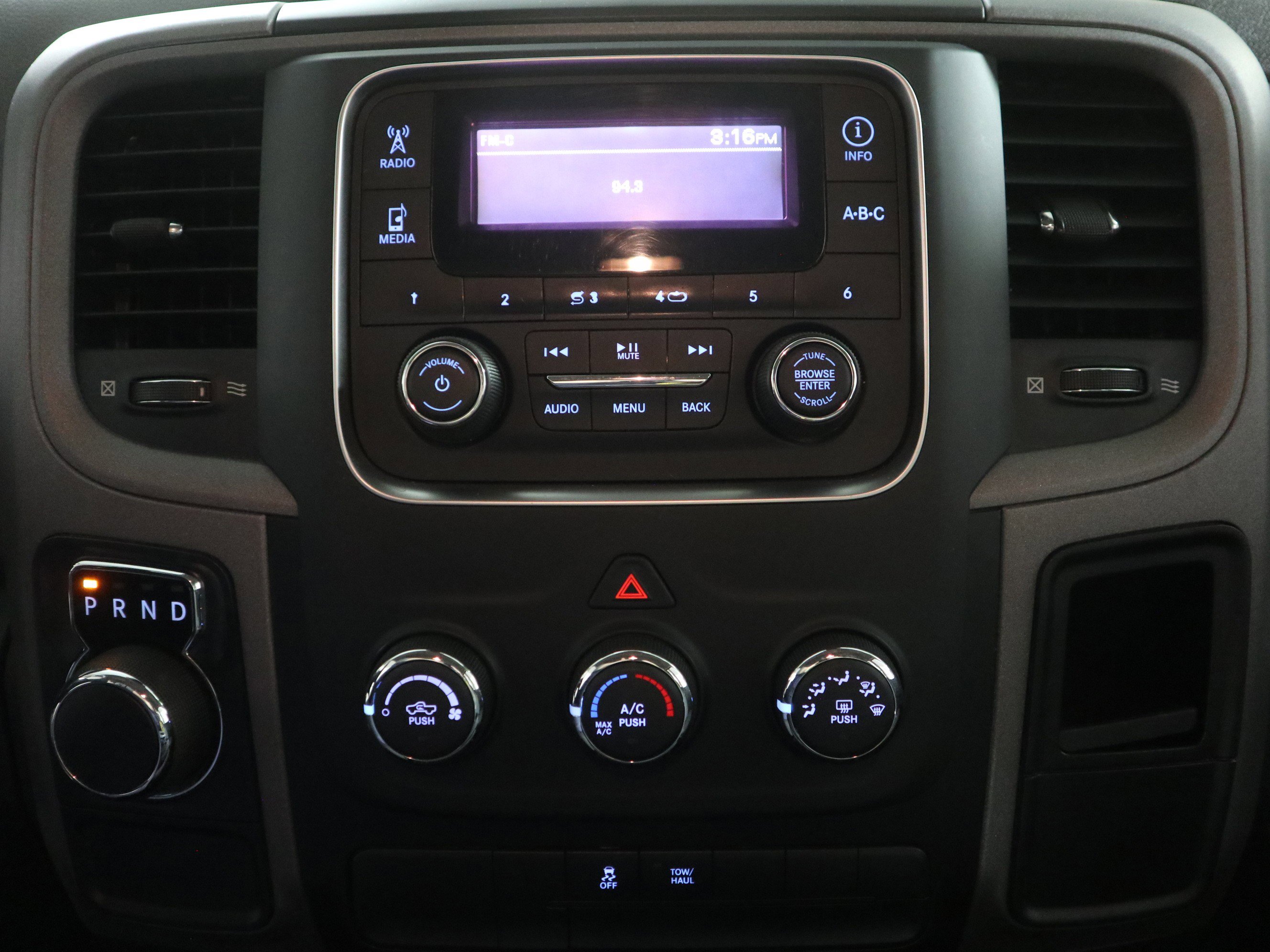 Used 2017 RAM 1500 Express image 22