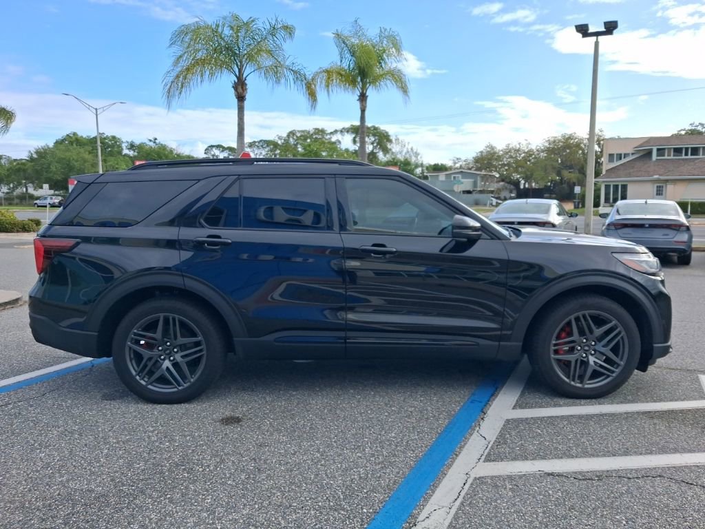 Used 2025 Ford Explorer ST w/ Sun And Sound Package image 4