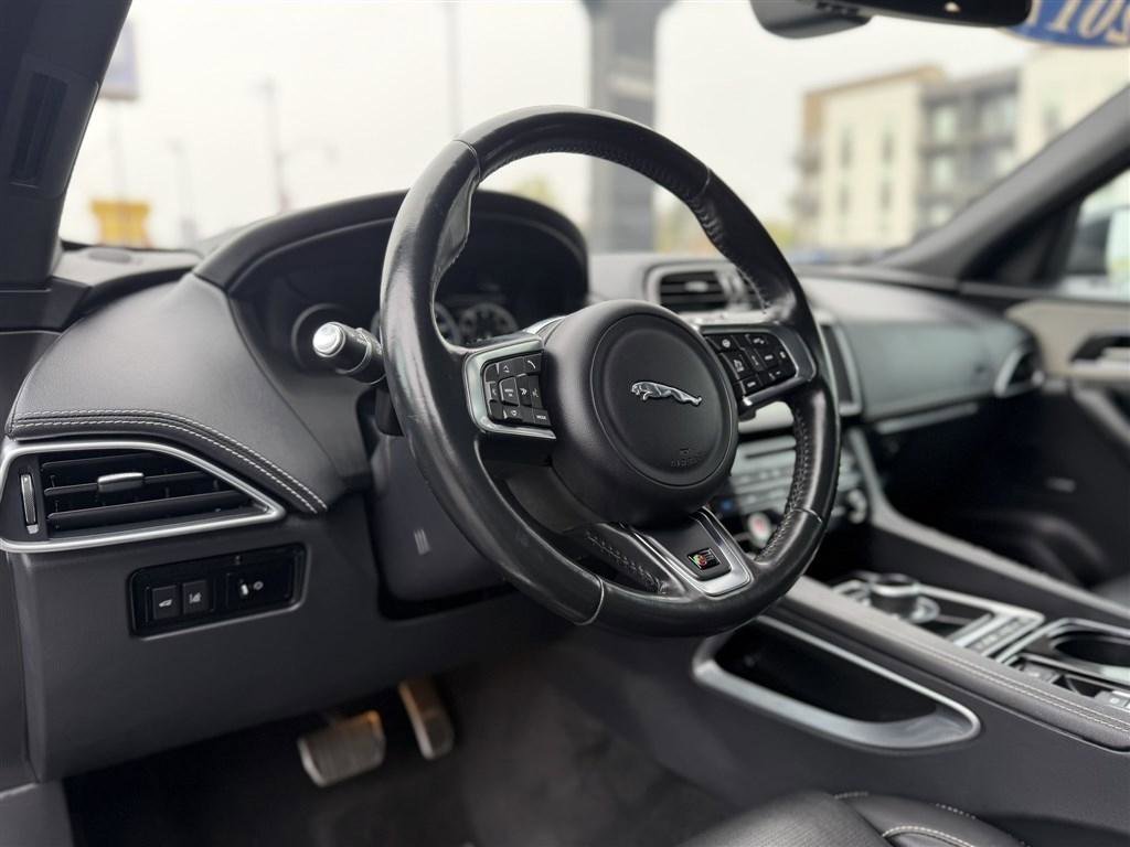 Used 2017 Jaguar F-PACE S AWD/4WD image 23