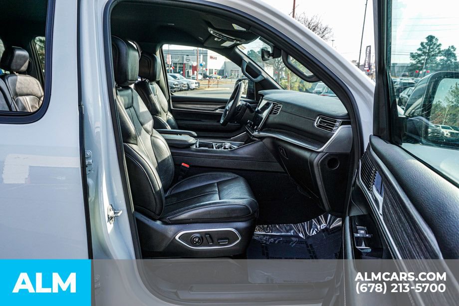 Used 2024 Jeep Wagoneer Series II w/ Flexible Seating Group RWD image 25