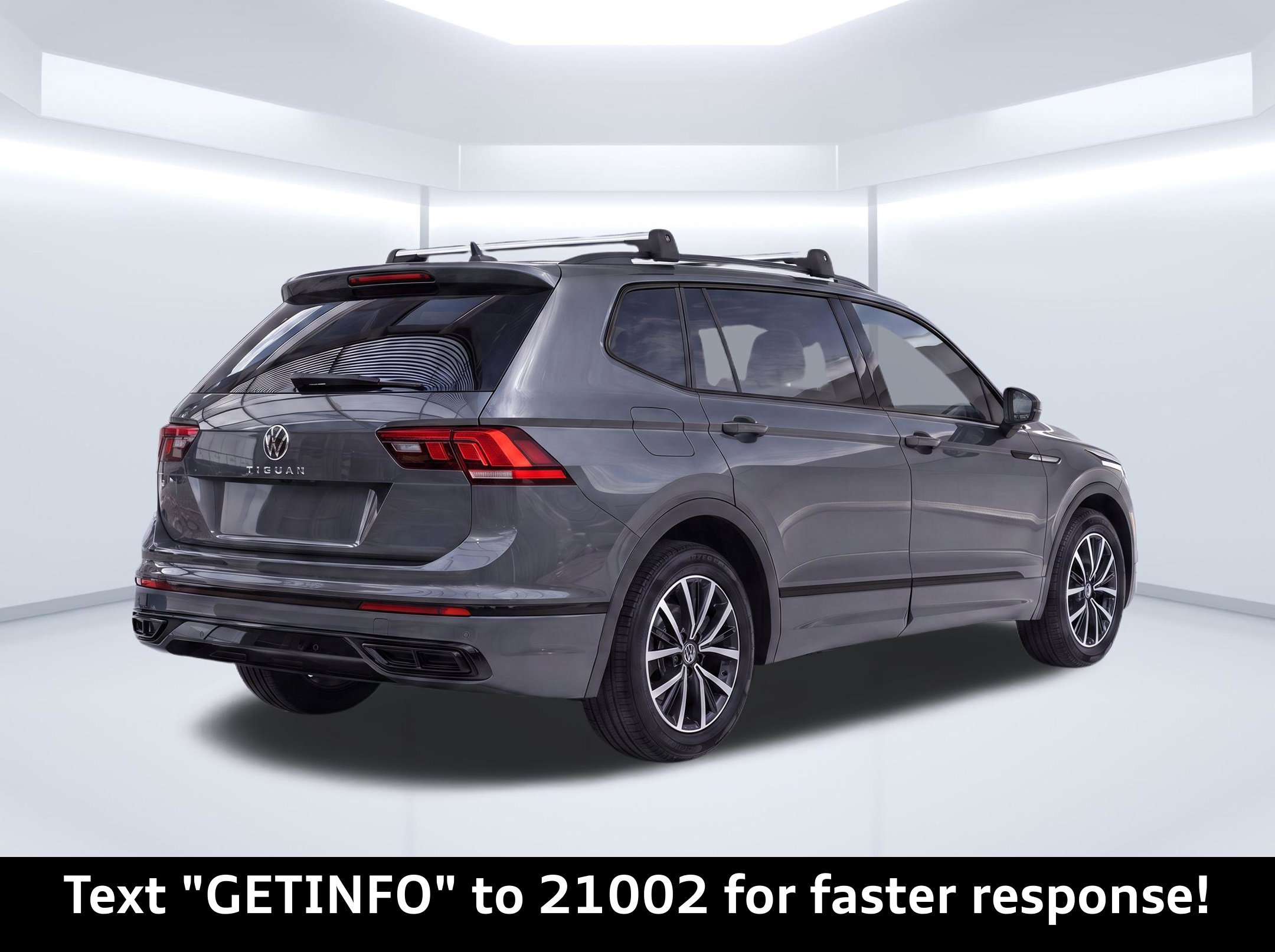 Used 2024 Volkswagen Tiguan SE R-Line FWD image 4