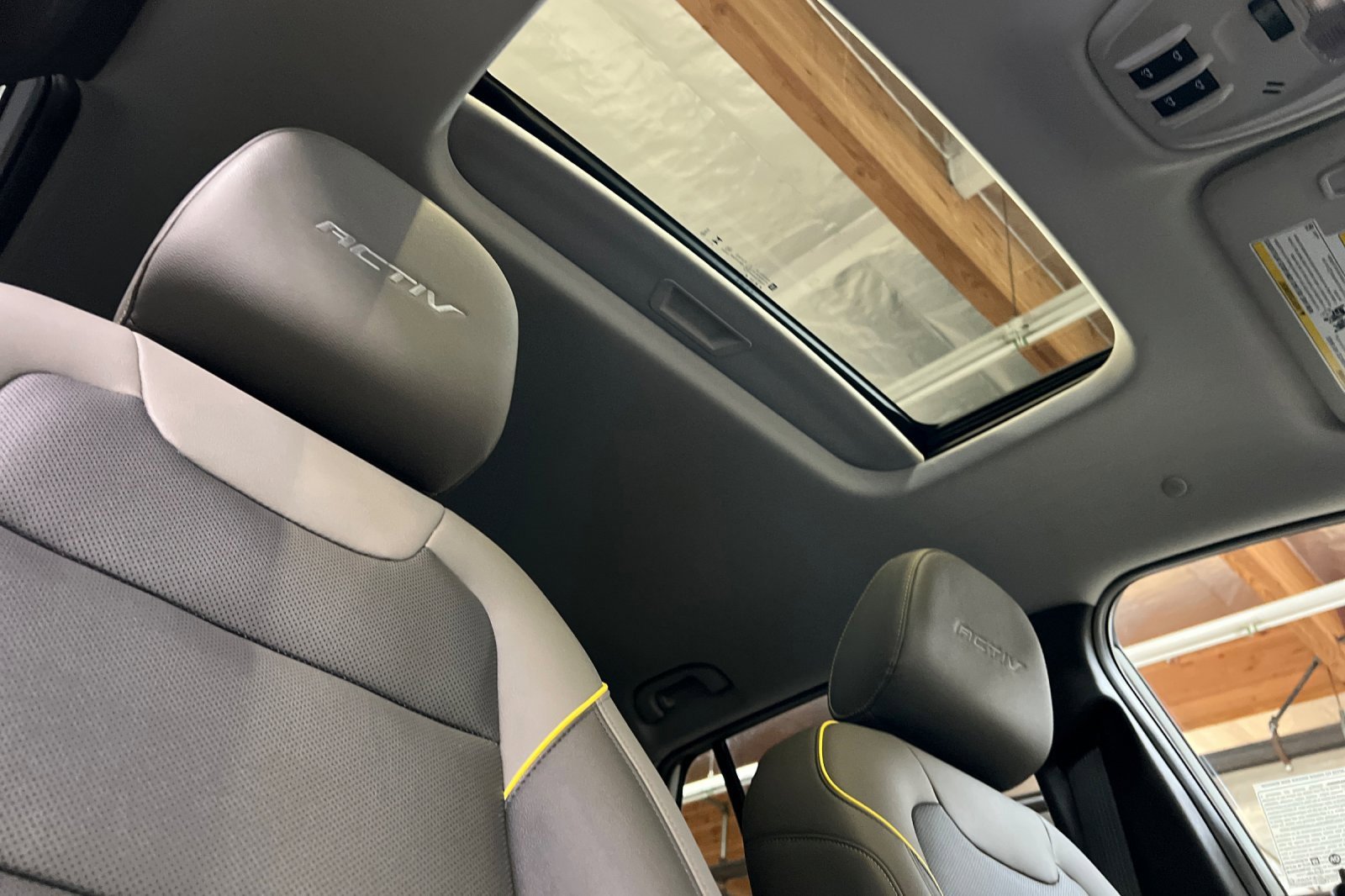 Used 2024 Chevrolet Trax ACTIV w/ Sunroof Package image 20