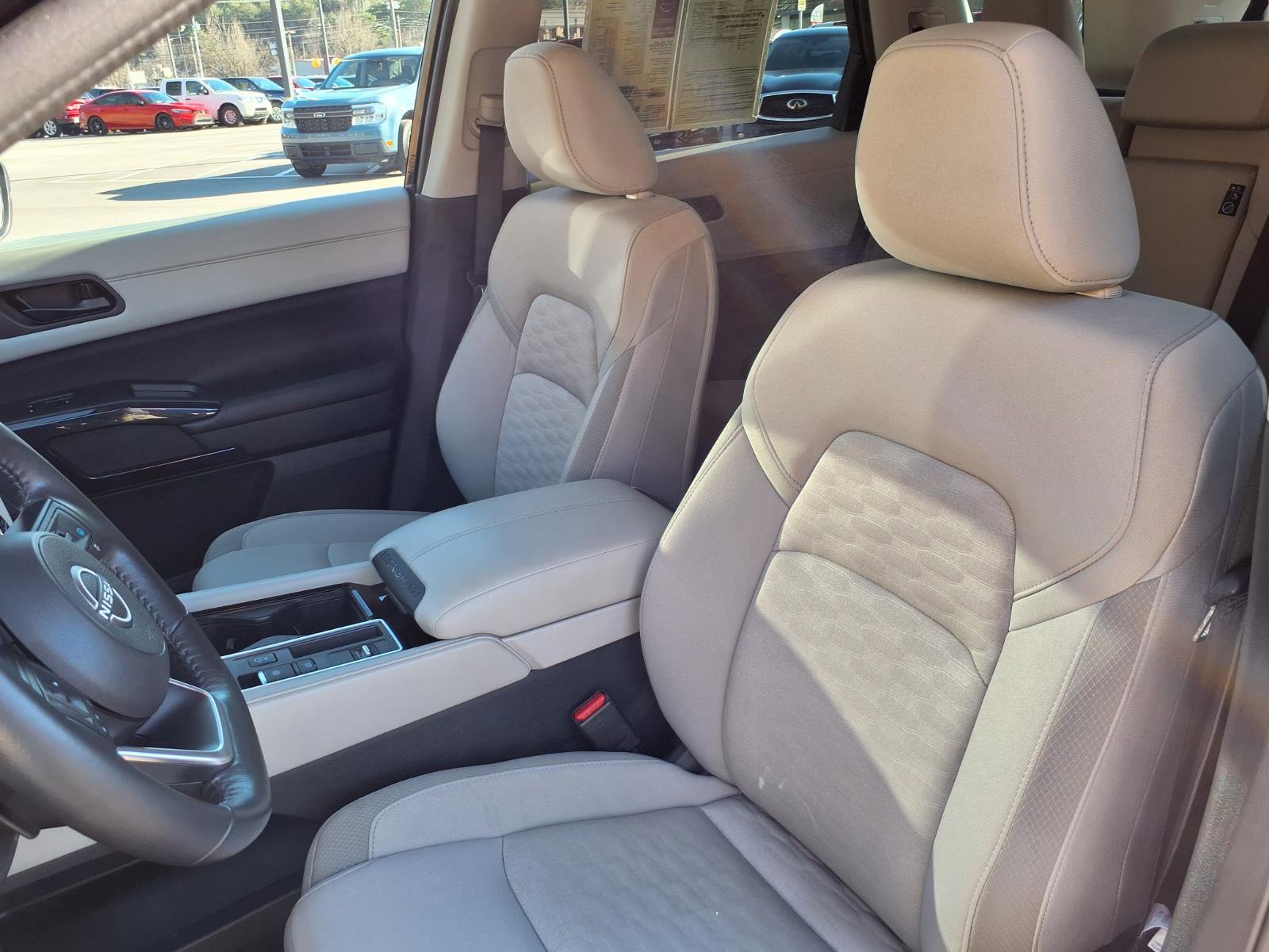 Used 2024 Nissan Pathfinder SV image 13