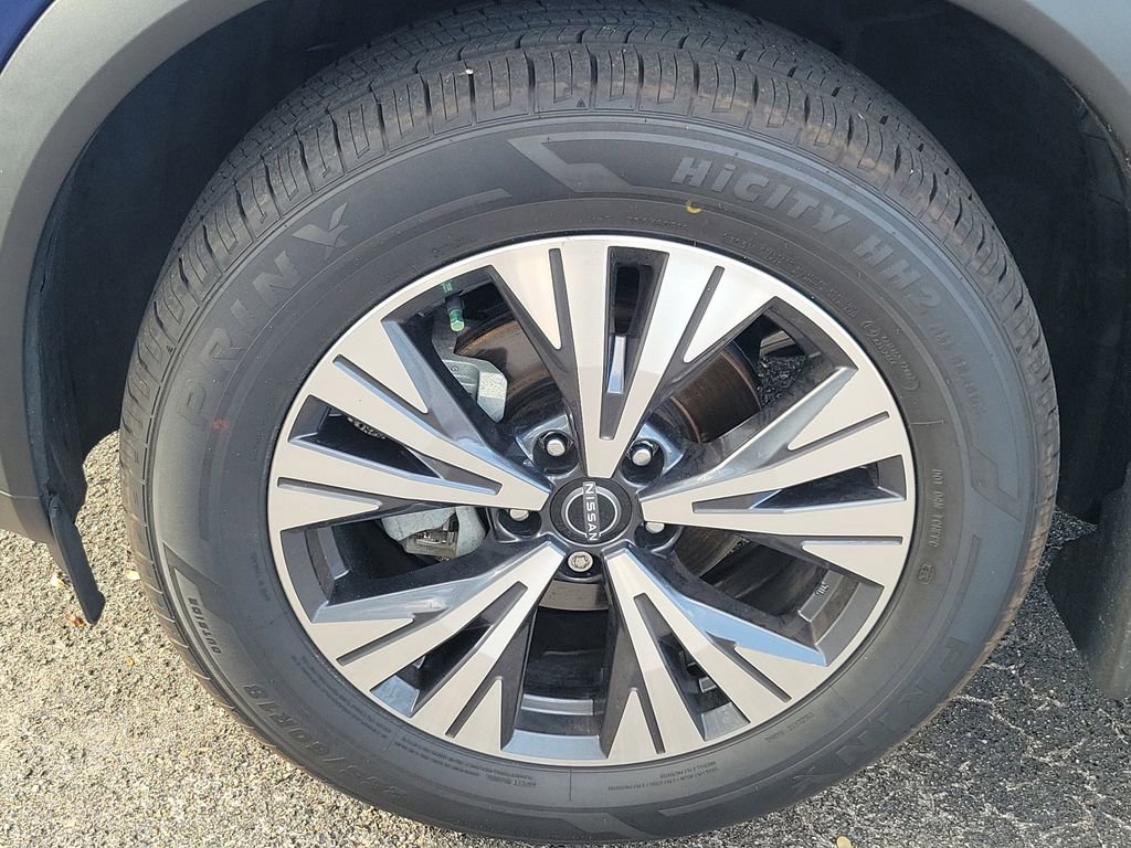 Used 2023 Nissan Rogue SV FWD image 7