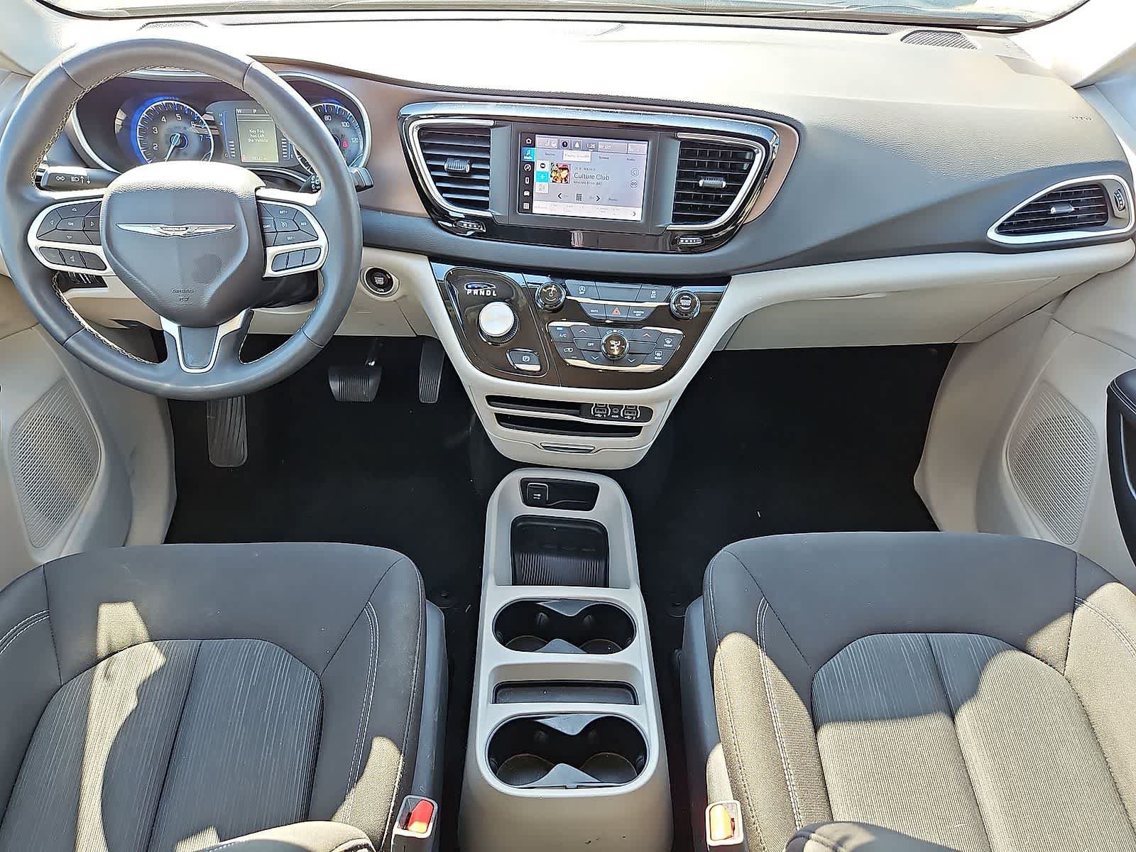 Used 2024 Chrysler Voyager LX FWD image 25