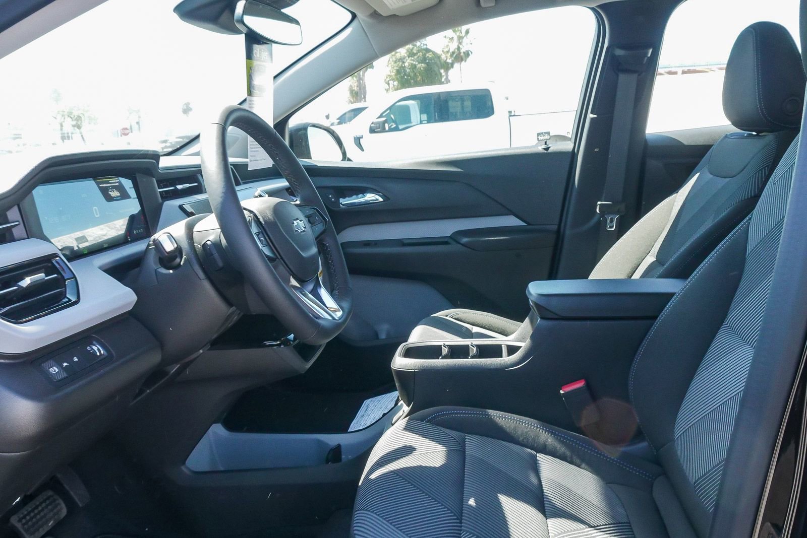 New 2027 Chevrolet Bolt LT w/ Comfort Package image 17