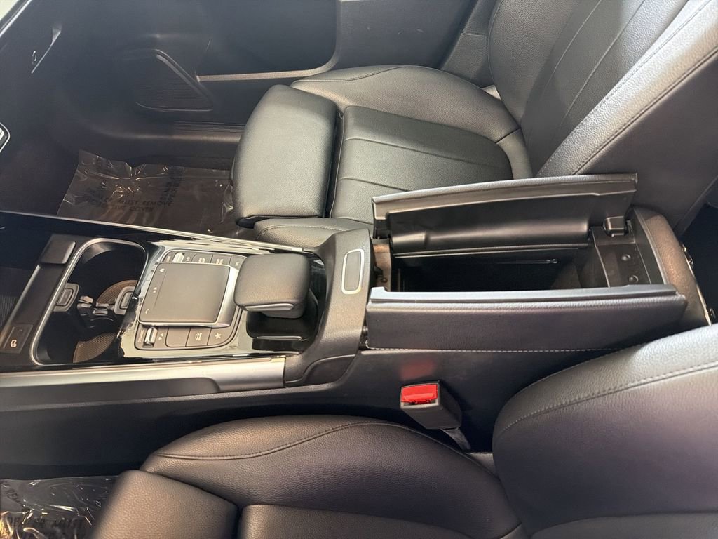 Used 2021 Mercedes-Benz GLB 250 GLB 250 image 26