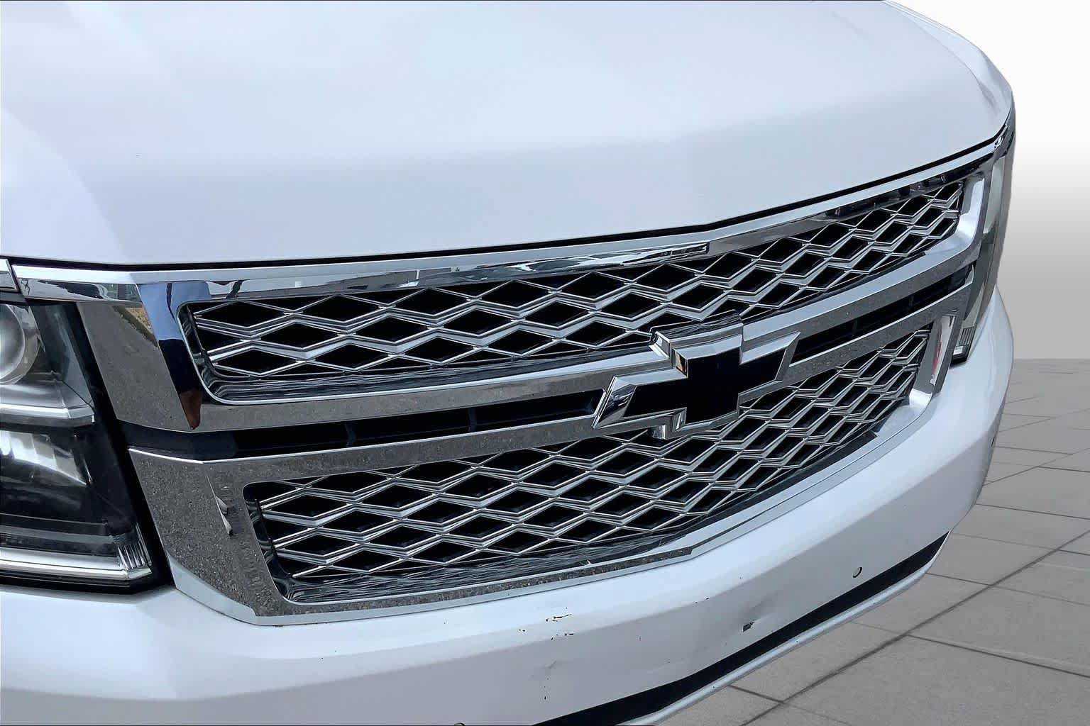 Used 2017 Chevrolet Suburban Premier RWD image 30