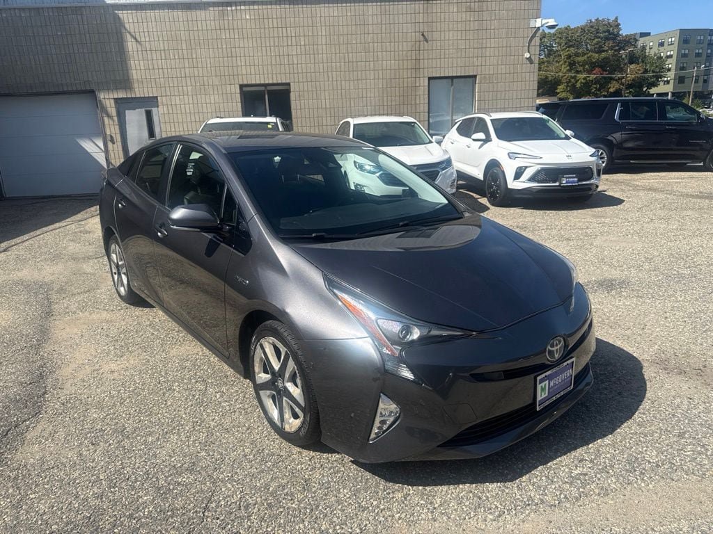 Used 2018 Toyota Prius Four Touring w/ Premium Convenience Package FWD image 9